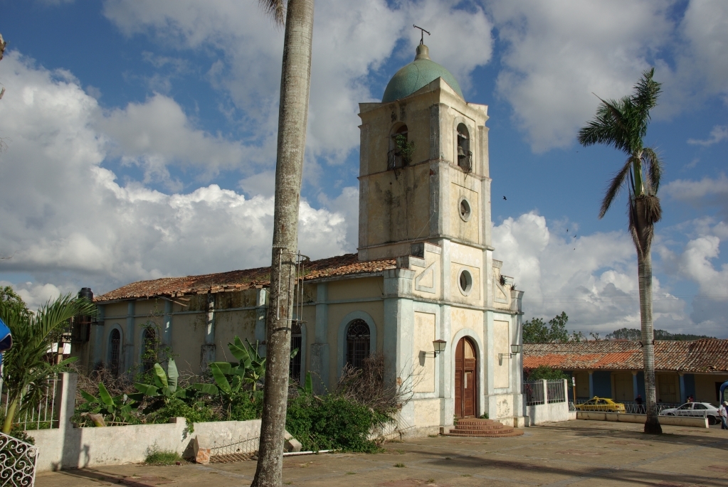 Cuba_1311_028.JPG - verfallene Kirche