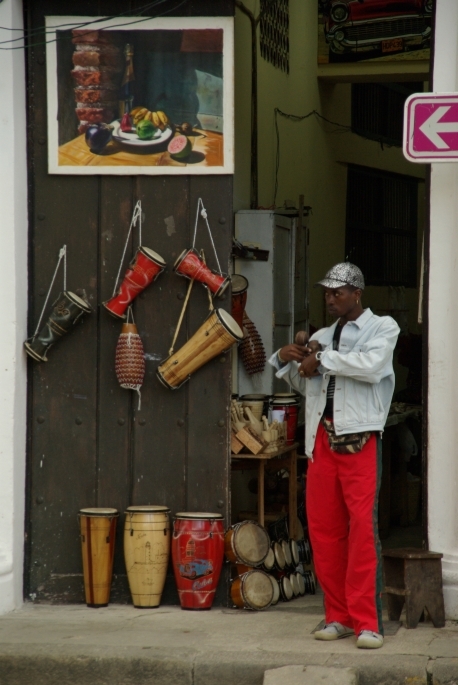 Cuba_2011_074.JPG - Musikalienhandlung